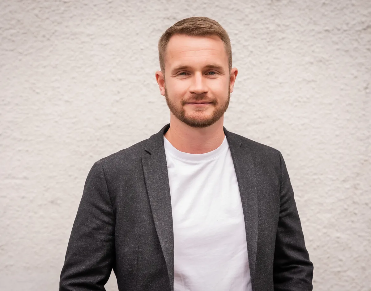 Louis howard director project and cost management 15